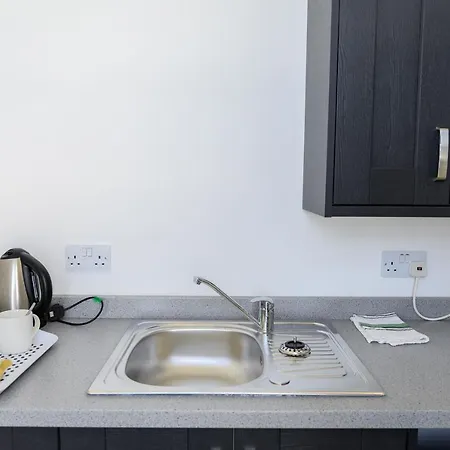 The Sandbeck, Ruswarp 휫비